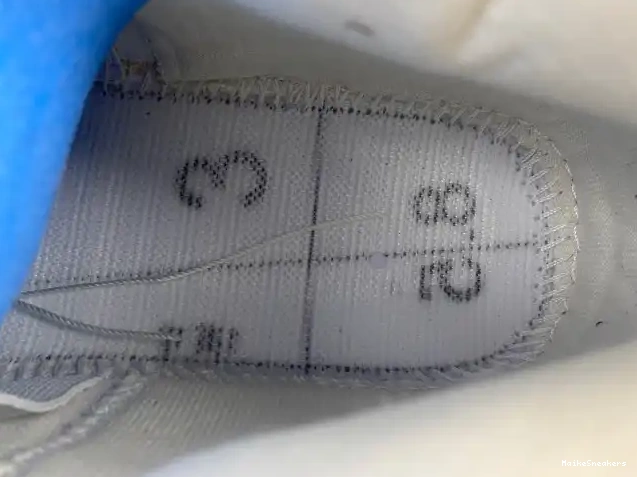 MaikeSneakers AO2571-100 x Air Jordan 'White' 4 Levi's 0323